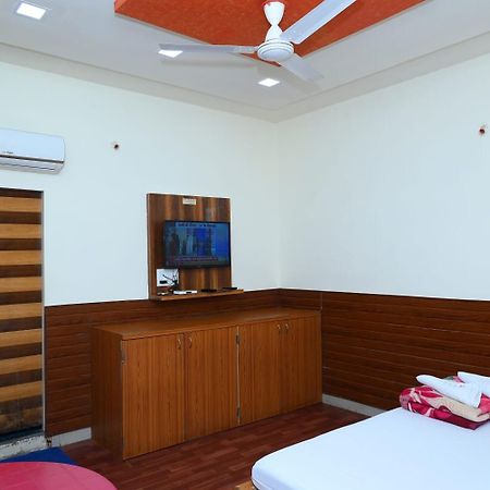 P P Lodging Mangvadi Extérieur photo